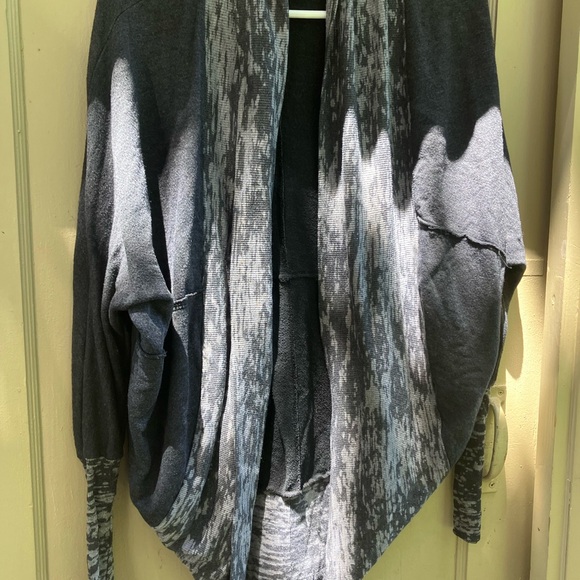 Pure karma open yoga wrap top camo trim grey pullover ladies shirt size medium - Picture 5 of 13